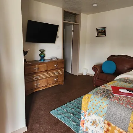 Dora'S Country Cottage Escalante Room photo