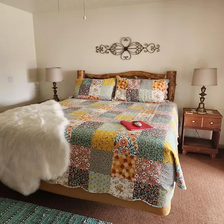 Dora'S Country Cottage Escalante Room photo
