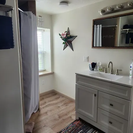Dora'S Country Cottage Escalante Room photo